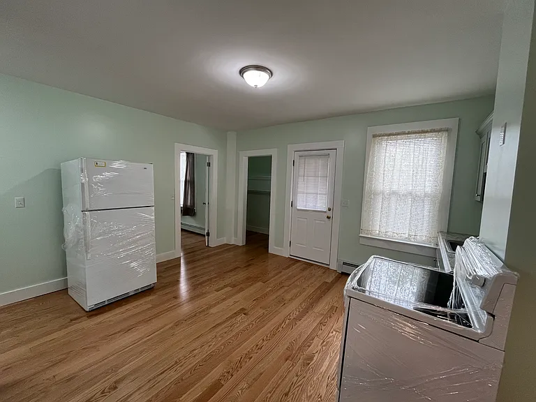 14 Knighton St #1W — Photo 6