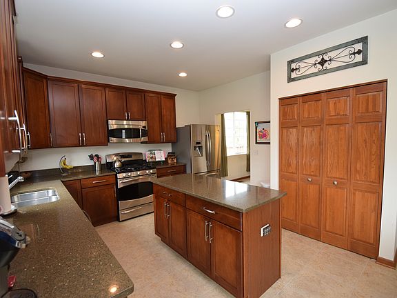 5th image of 39381 Kinsley Ln