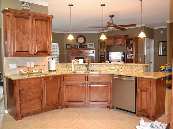 3rd image of 1048 Kelsey Ln