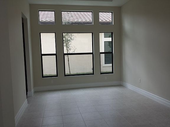 5th image of 8264 Lost Creek Ln