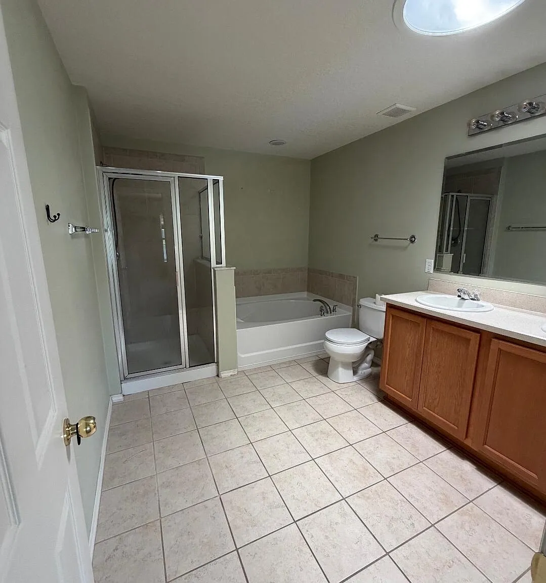 3 bed, 2.0 bath, 1537 sqft, $2,600 — Photo 3