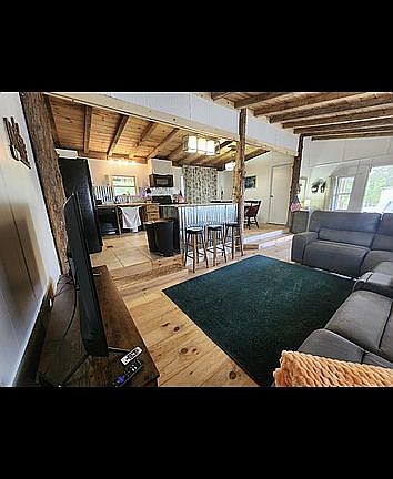 5th image of 424 Hyde Cove Dr