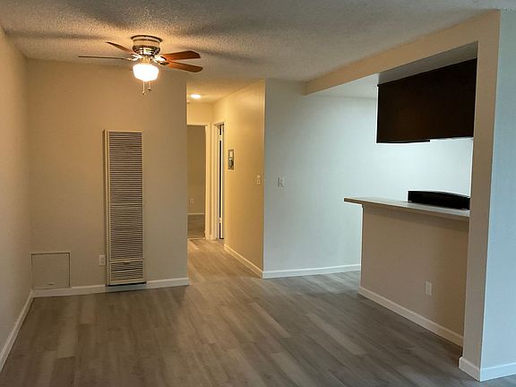 5th image of 6442 Stanton Ave