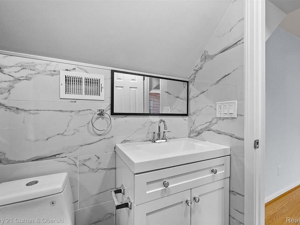 23035 Marlboro St, photo 24