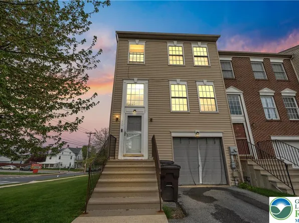98 N Oak St, Freemansburg, PA 18017