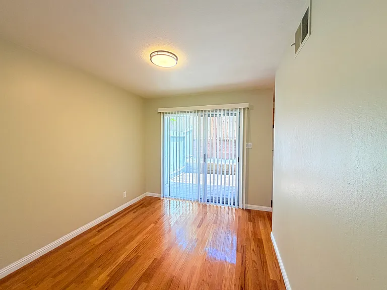111B Ascot Ct — Photo 5
