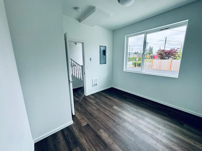 226 N Madison St — Photo 6