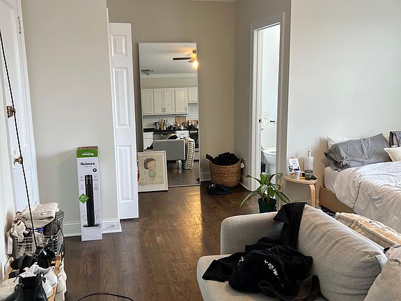 3rd image of 3345-3347 N Marshfield Ave #33