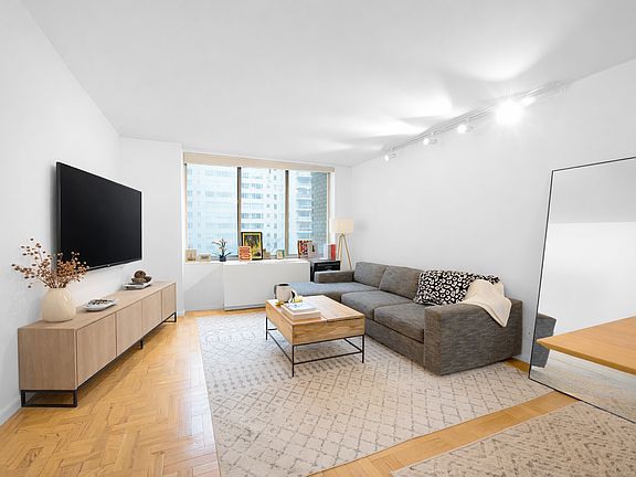 3rd image of 220 E 65th St APT 8A