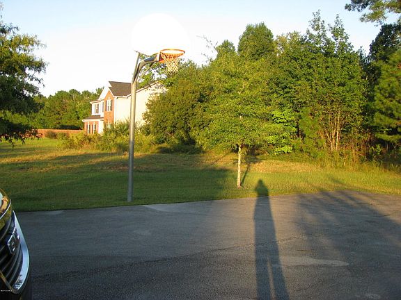 5th image of 522 Park Meadows Dr