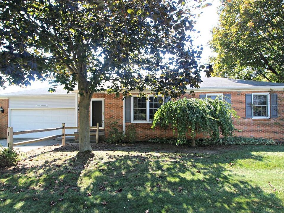 1st image of 400 Cedarwood Dr