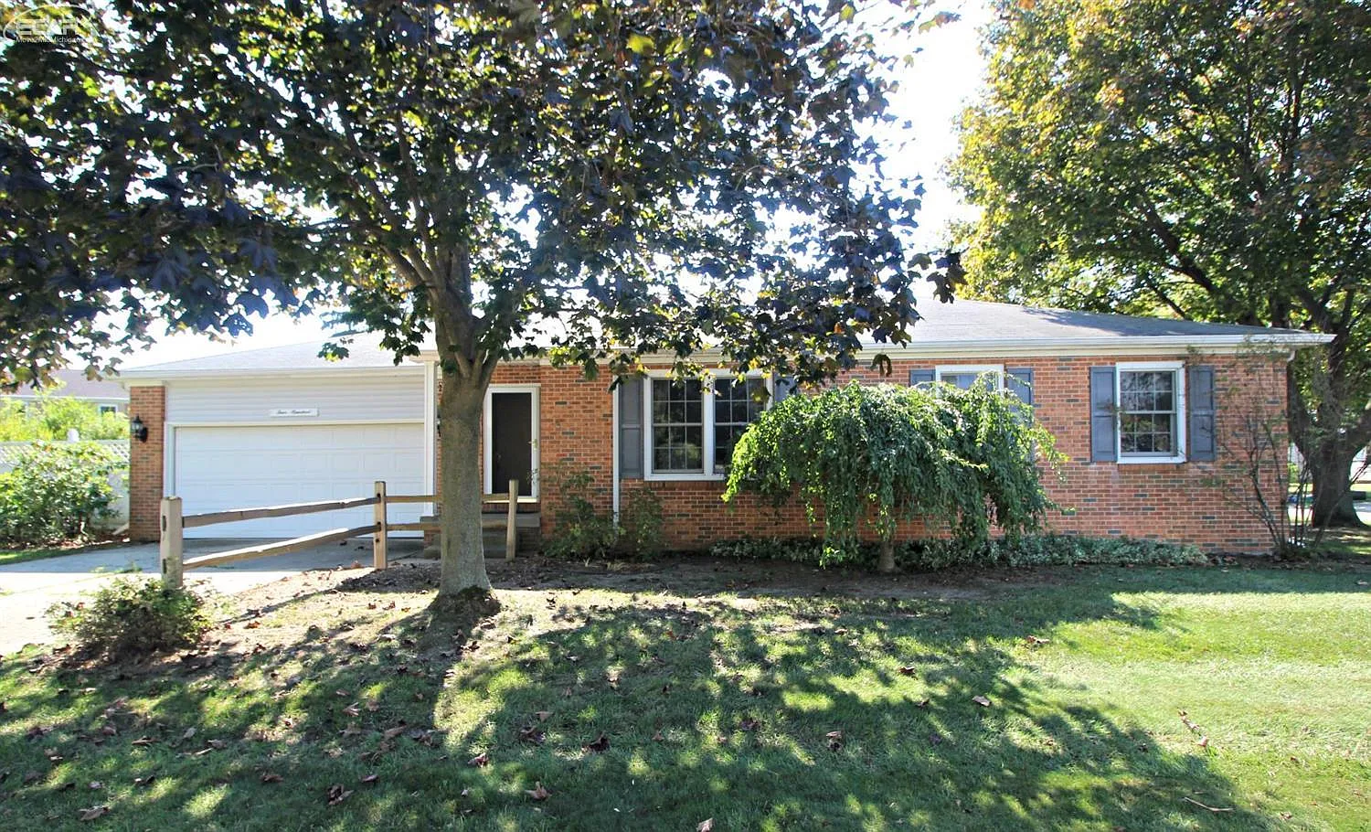 400 Cedarwood Dr photo 1