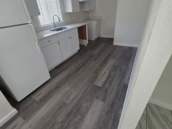 3rd image of 527 Maine St