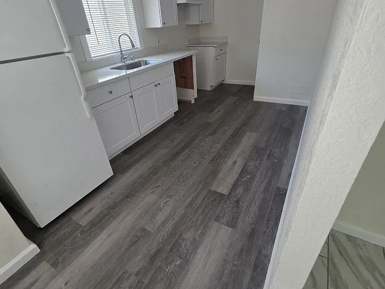 527 Maine St — Photo 3