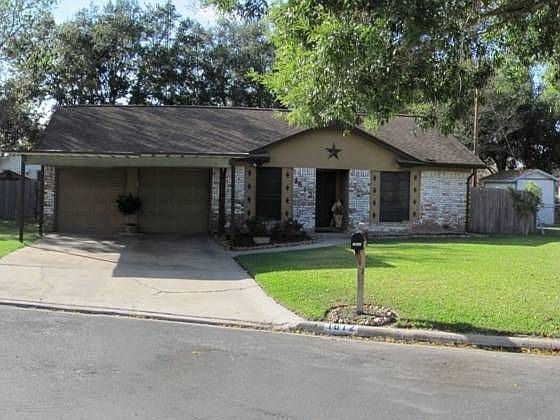 1st image of 1612 Martin Dr