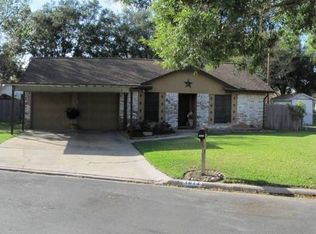 1612 Martin Dr, Alvin, TX 77511