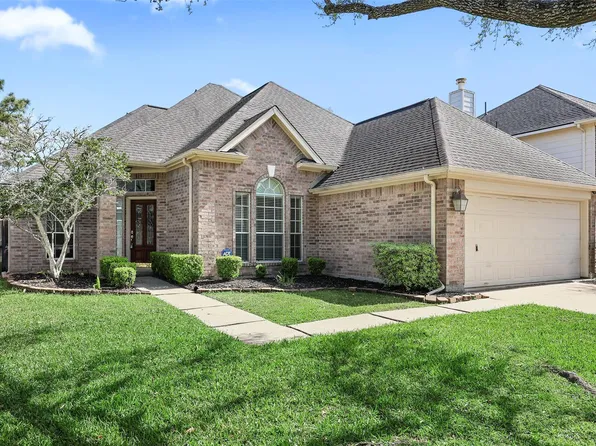 3715 Crescent Dr, Pearland, TX 77584