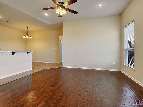 4th image of 388 River Mill Dr