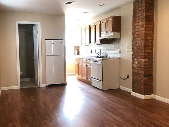 2nd image of 2206 South St Unit 3800714