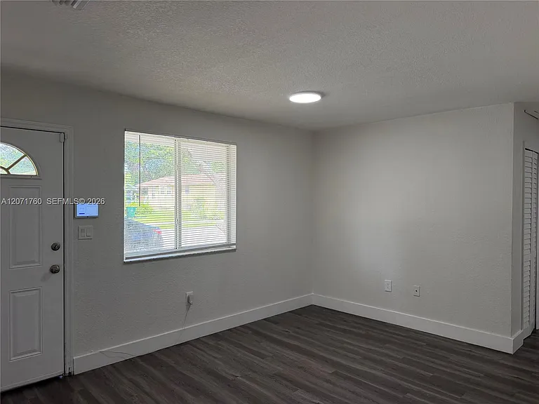 580 NW 58th St — Photo 2