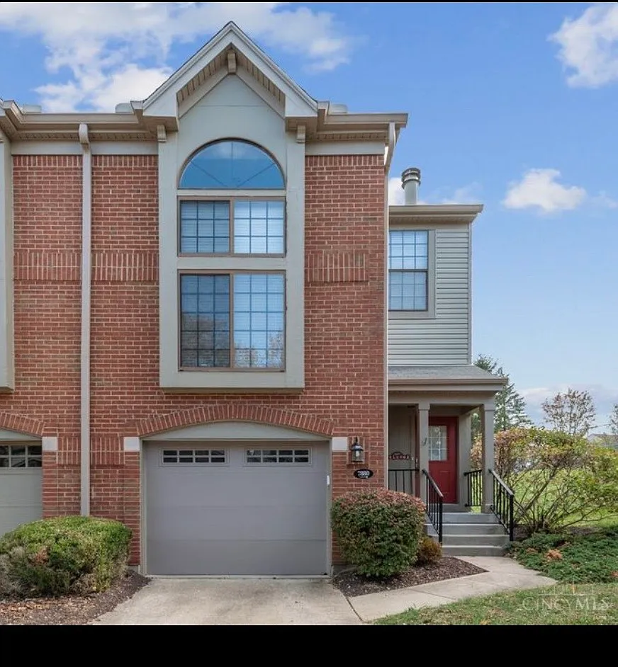 2 bed, 1335 sqft, $2,400 — Photo 1