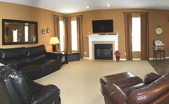 3rd image of 5366 Calabasas Dr