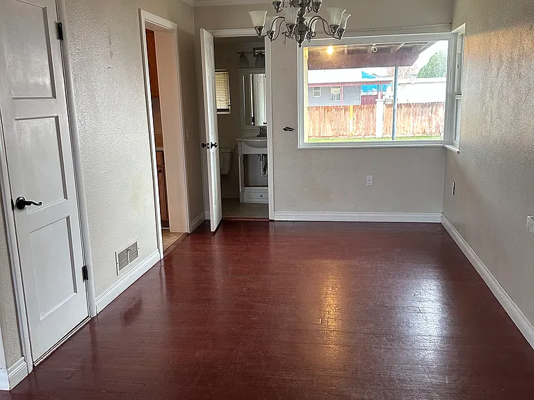 524 Goethals Dr #2 — Photo 4
