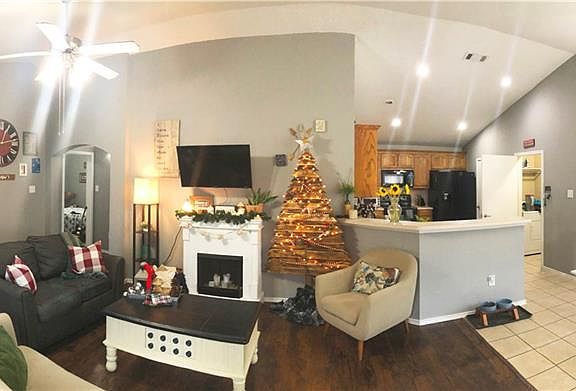 3rd image of 6405 Regina Dr