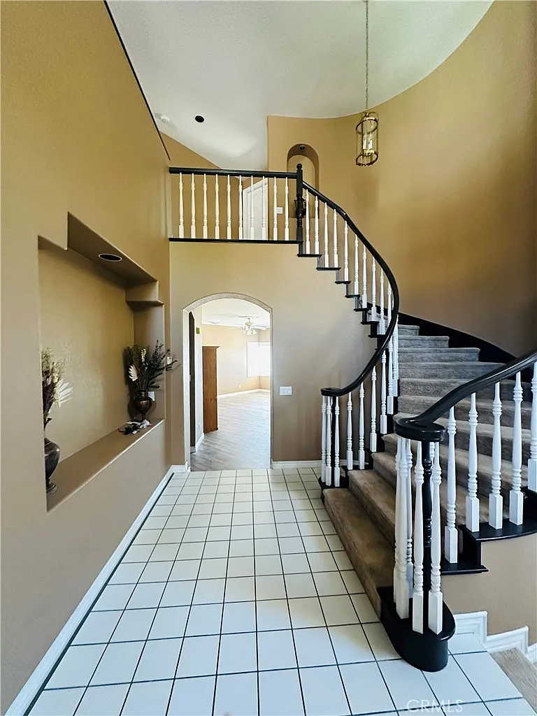 5 bed, 3505 sqft, $3,800 — Photo 3