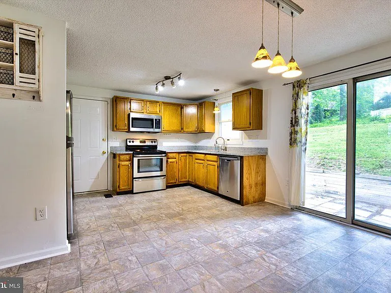 342 Sherry Ln — Photo 14