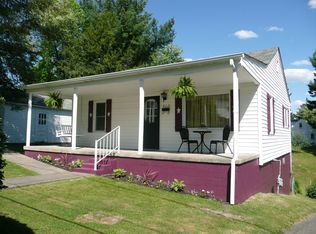 313 2nd St, Oak Hill, WV 25901