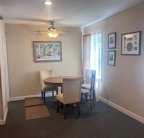 209 Silver Bluff Rd — Photo 4