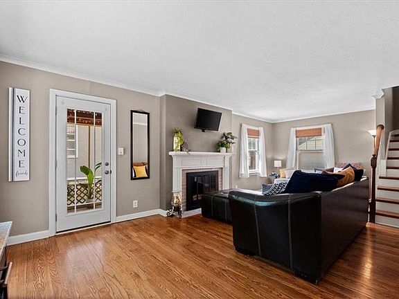 2nd image of 1243 W Gregory Blvd