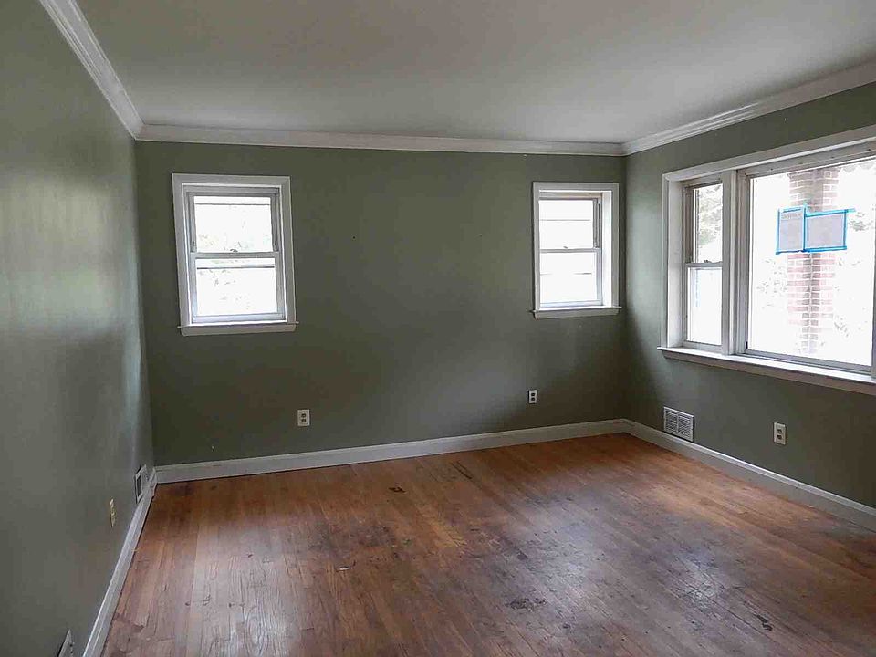 2nd image of Belmont Ave
