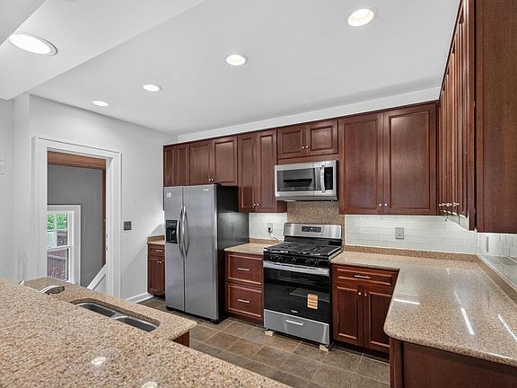 4th image of 2976 N Cramer STREET