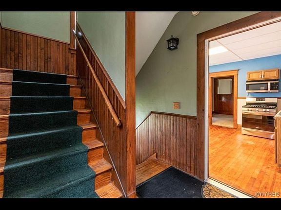 2nd image of 204 Kirby Ave Floor 1
