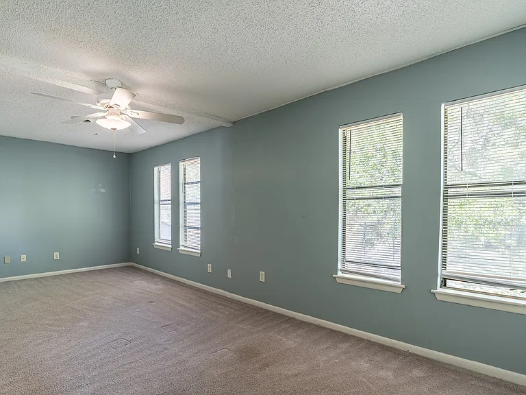 161 Wood Ct — Photo 17