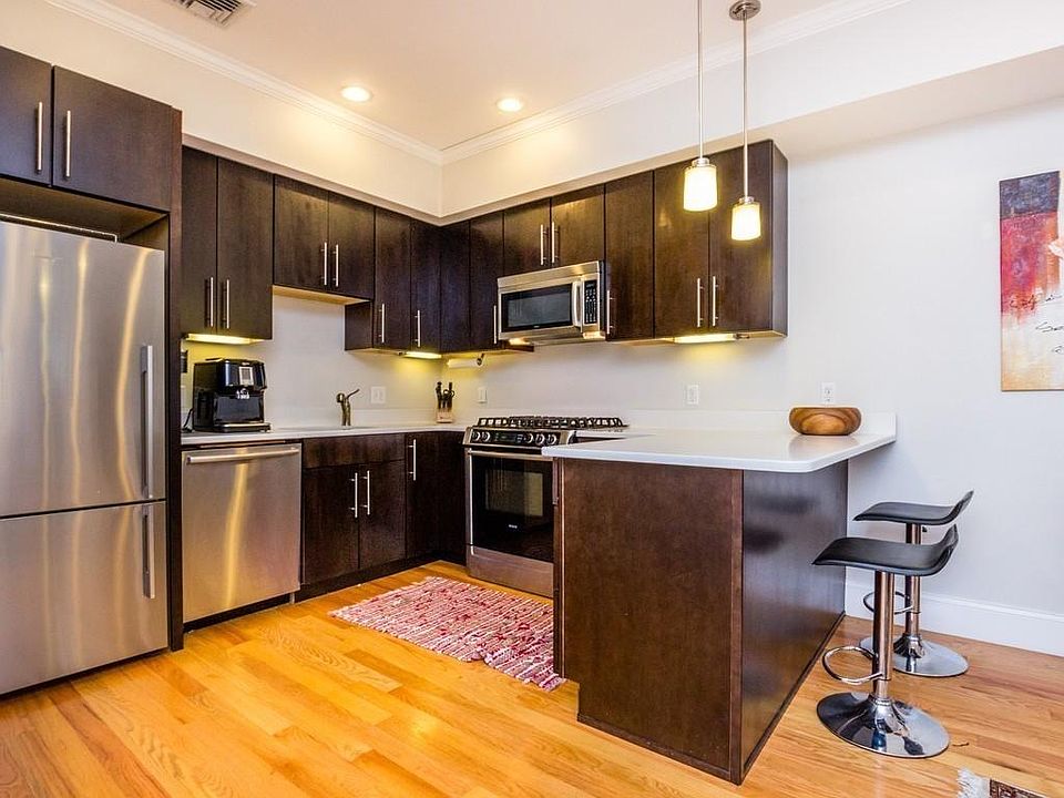1st image of 54 Green St #2