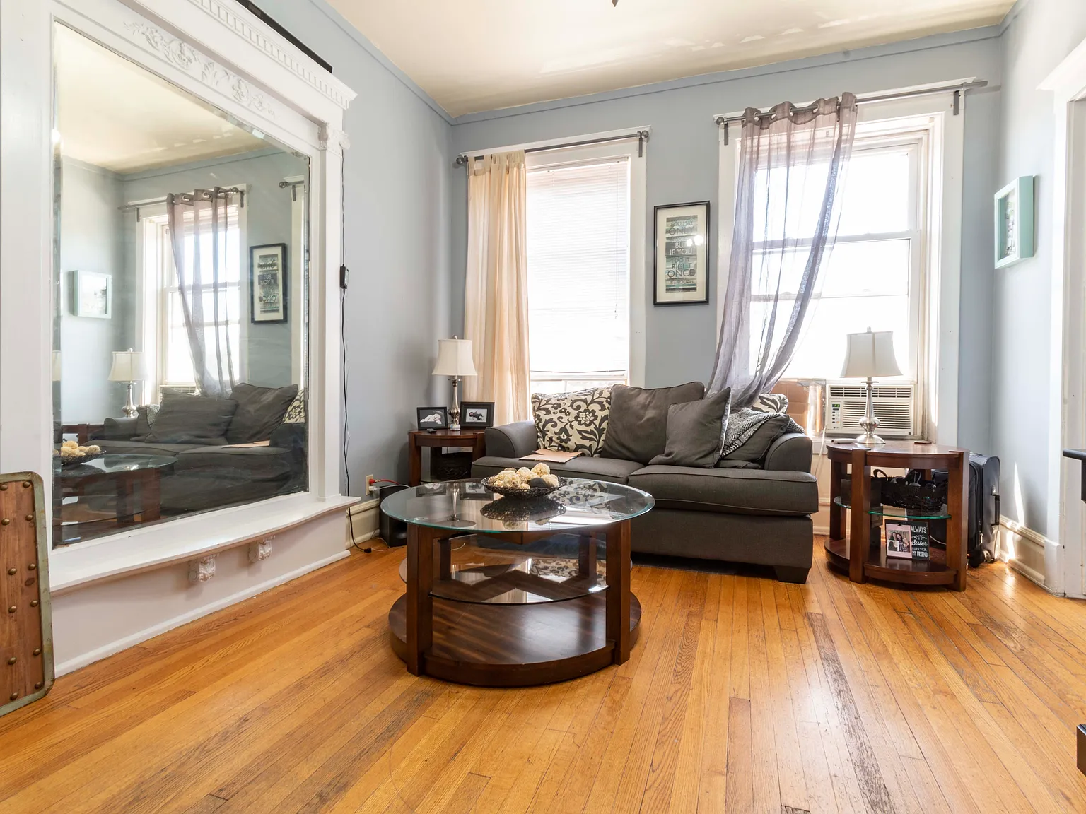 2 bed, 1300 sqft, $2,600 — Photo 1
