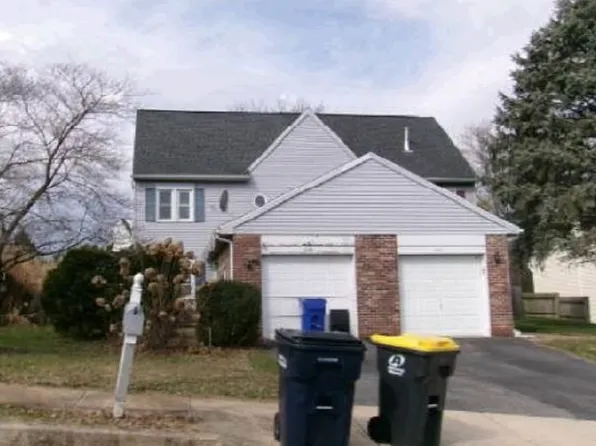 208 Adams Dr, Womelsdorf, PA 19567