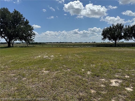 4th image of 551 Sunset Pointe Dr