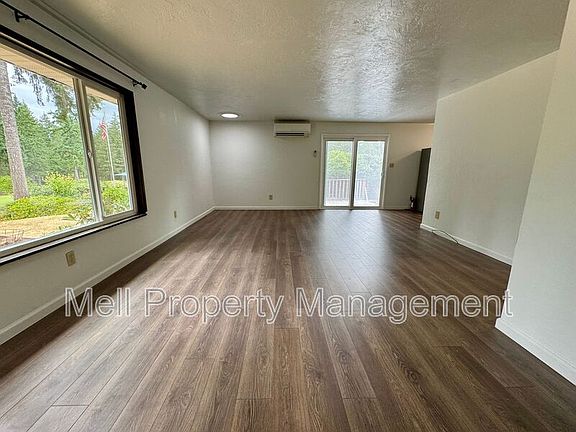2nd image of 261 E Saint Andrews Dr