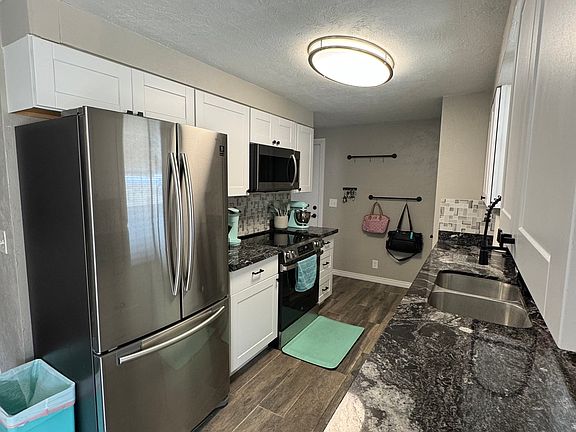 5th image of 18 E 900 N