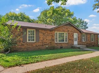 300 Hundred Oaks Dr, Clarksville, TN 37043