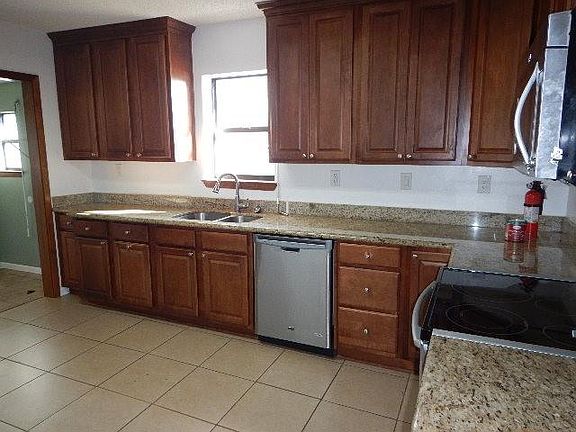 4th image of 619 Pailet Ave