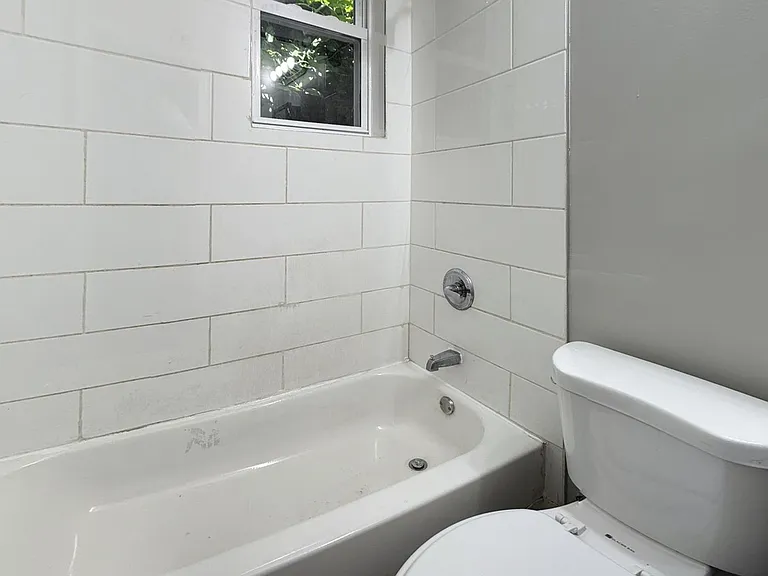 2307 N Cleveland St — Photo 7
