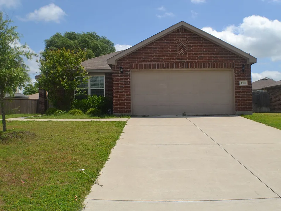 1305 Swan Ridge Dr