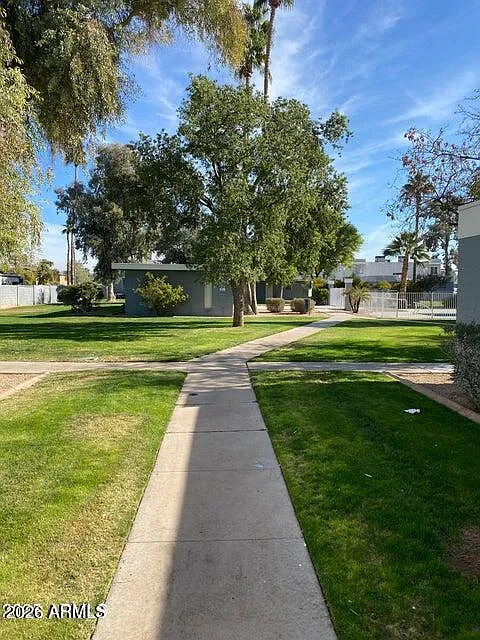 2 bed, 1.0 bath, 837 sqft, $1,650 — Photo 2