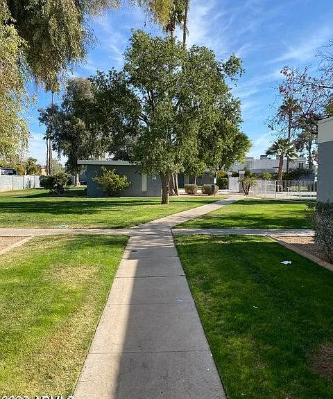 2687 W Ocotillo Rd — Photo 2