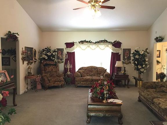 3rd image of 893 Forest Dr